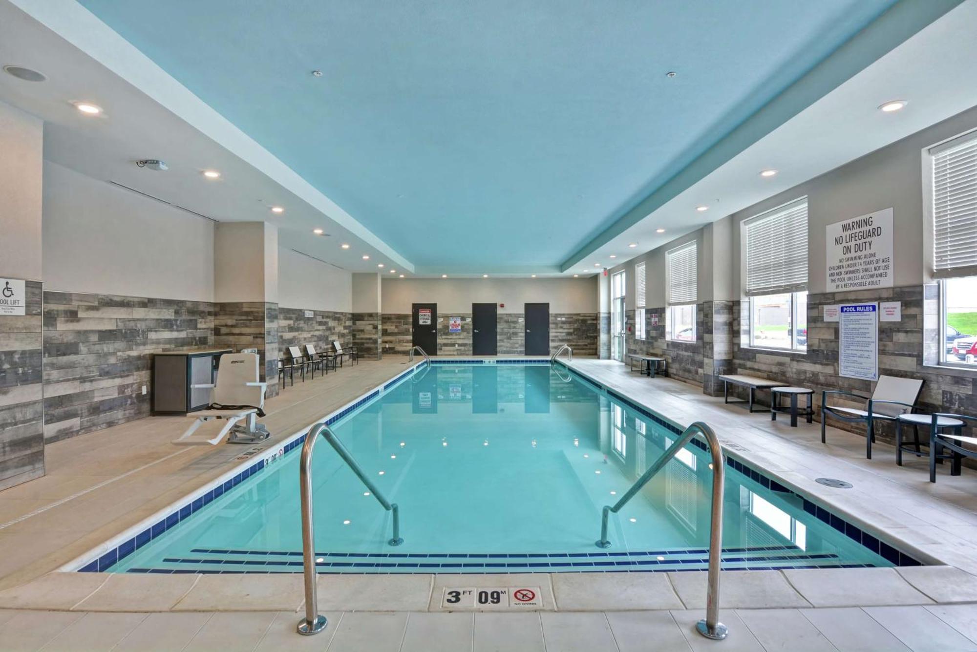 Embassy Suites By Hilton Plainfield Indianapolis Airport Exterior foto