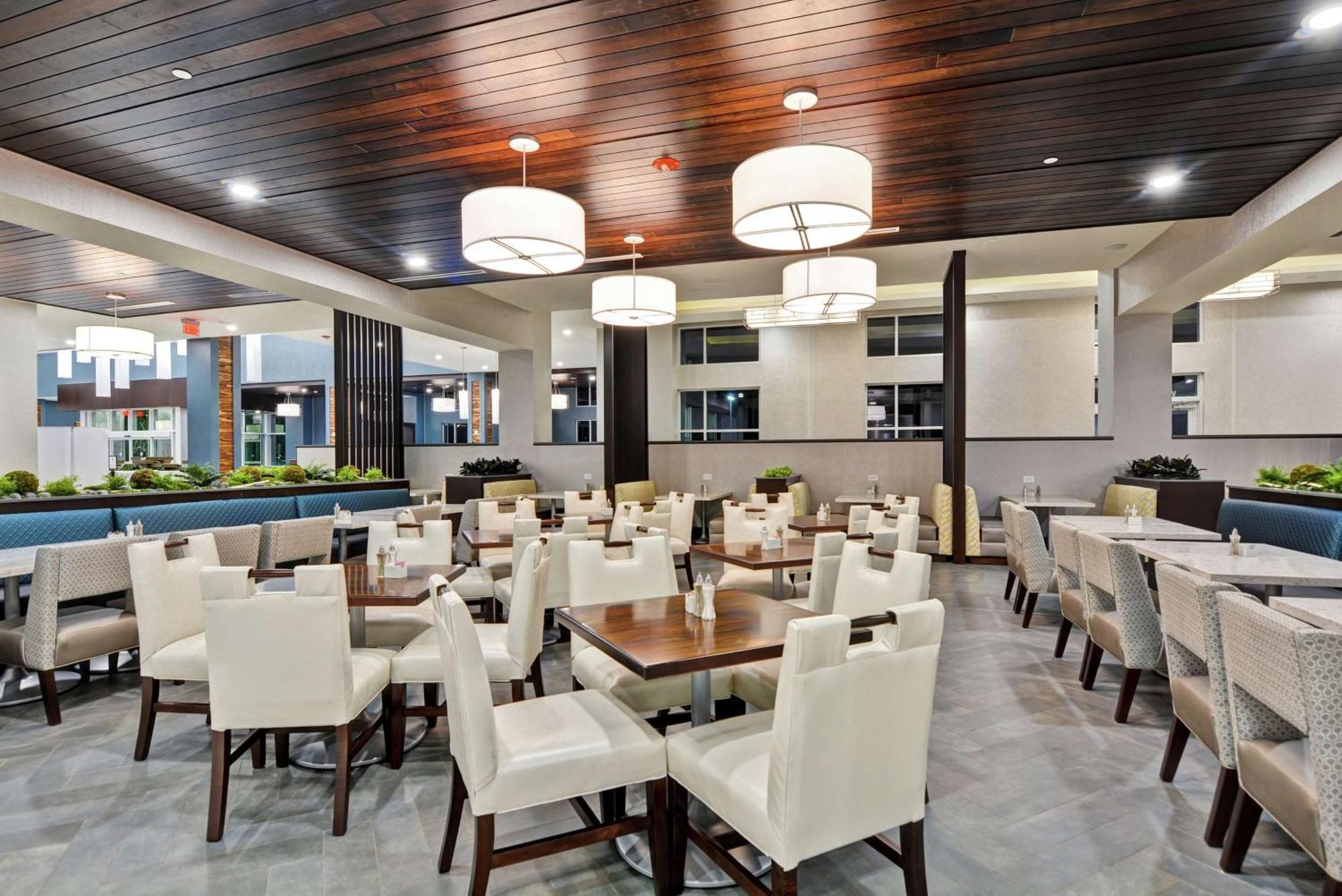 Embassy Suites By Hilton Plainfield Indianapolis Airport Exterior foto