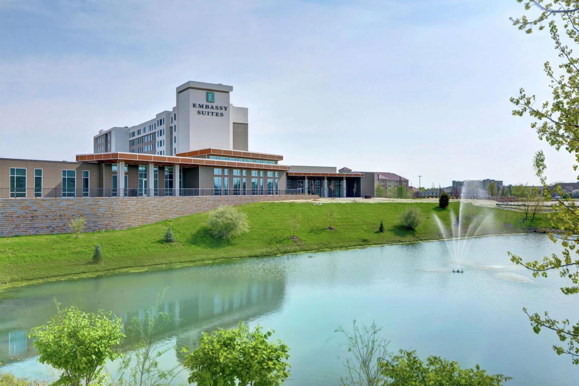 Embassy Suites By Hilton Plainfield Indianapolis Airport Exterior foto