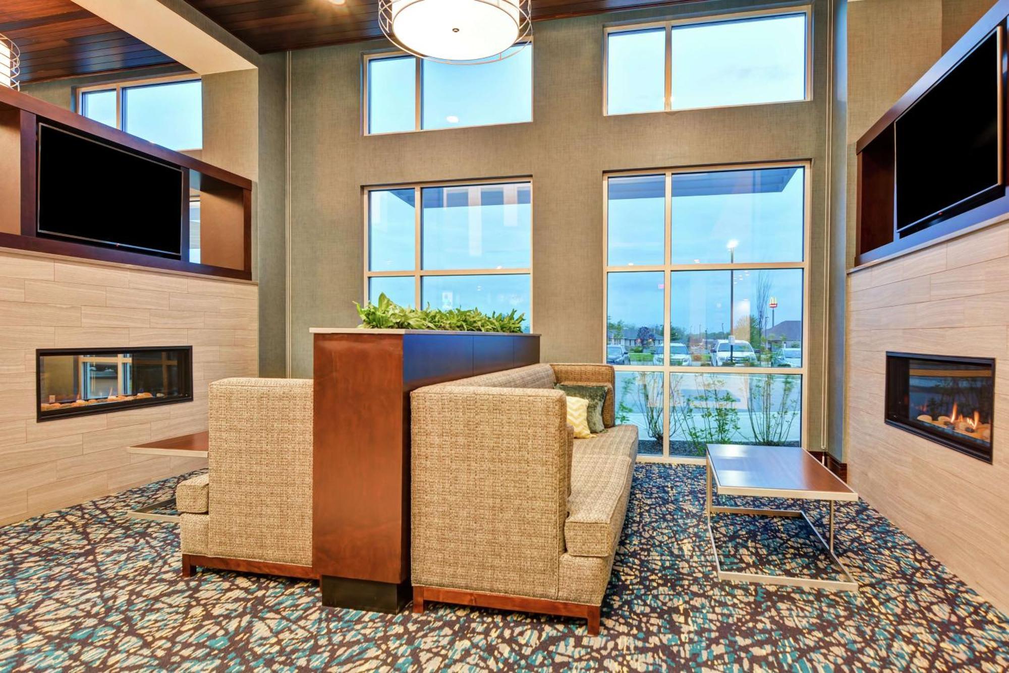 Embassy Suites By Hilton Plainfield Indianapolis Airport Exterior foto